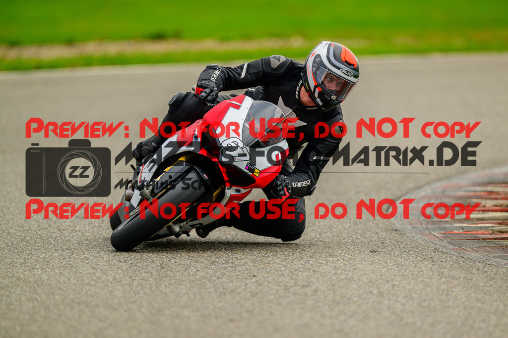 MaZZes_Fotomatrix_20241002_6007705_9814 | GELB