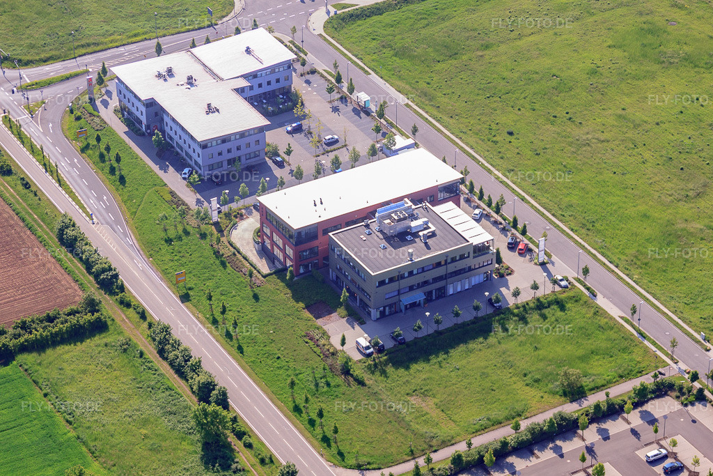 Luftbild: Gewerbegebiet Marie-Curie-Straße mit EASYFITNESS Landau und Praxisklinik Urologie Landau im Ortsteil Queichheim in Landau im Bundesland Rheinland-Pfalz in Deutschland.Foto: IMG_27336.jpg vom 23.05.2010 durch Werner Riehm/FLY-FOTO.deAuflösung des Originals: 4267 x 2845 pxEASYFITNESS.CLUB
