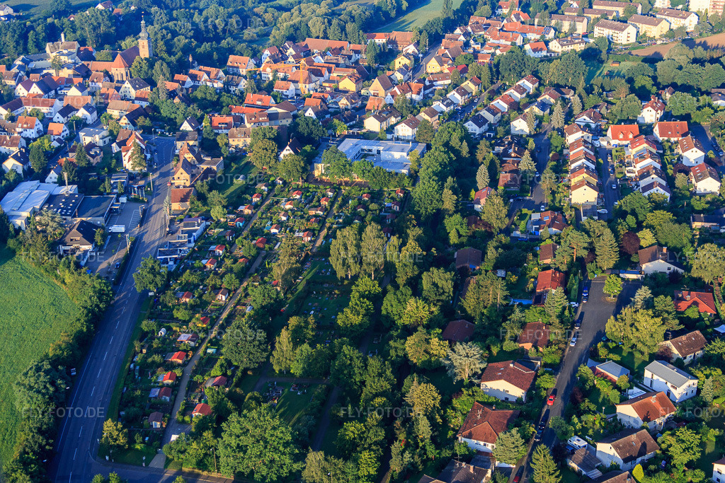 Luftbild: Gemeindezentrum im Ortsteil Frauenaurach in Erlangen im Bundesland Bayern in Deutschland. Foto: IMG_092593.jpg vom 07.08.2016 durch Werner Riehm/FLY-FOTO.de