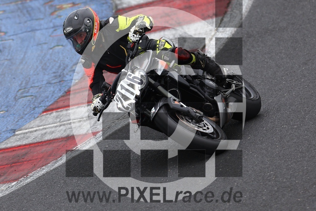 0216-20260331_02637 | Schöne Erinnerungen an spannende Momente - das festzuhalten ist unser Job. PIXELrace.de ist seit 2003 auf den Rennstrecken Europas unterwegs um die Action draußen beim Fahren und die wunderbare Stimmung imm Fahrerlager für euch einzufangen.