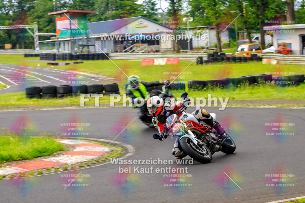 VBK-7715 | Hier findet Ihr Bilder von Touristenfahrten auf der Nürburgring Nordschleife oder von anderen Veranstaltungen die ich besucht habe. Viel Spass beim Durch Schauen 