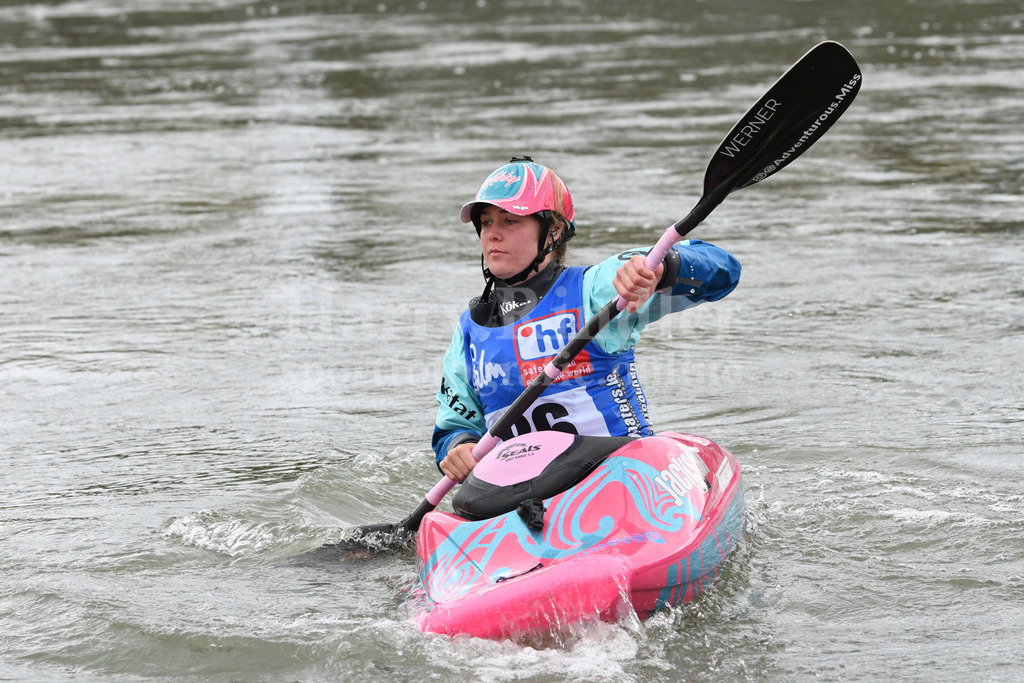 ICF CANOE FREESTYLE WORLD CUP 1 / PLATTLING | 2024 ICF CANOE FREESTYLE WORLD CUP 1 / PLATTLINGWomen's Kayak SurfaceAbby HOLCOMBE (United States) #86 - Realisiert mit Pictrs.com