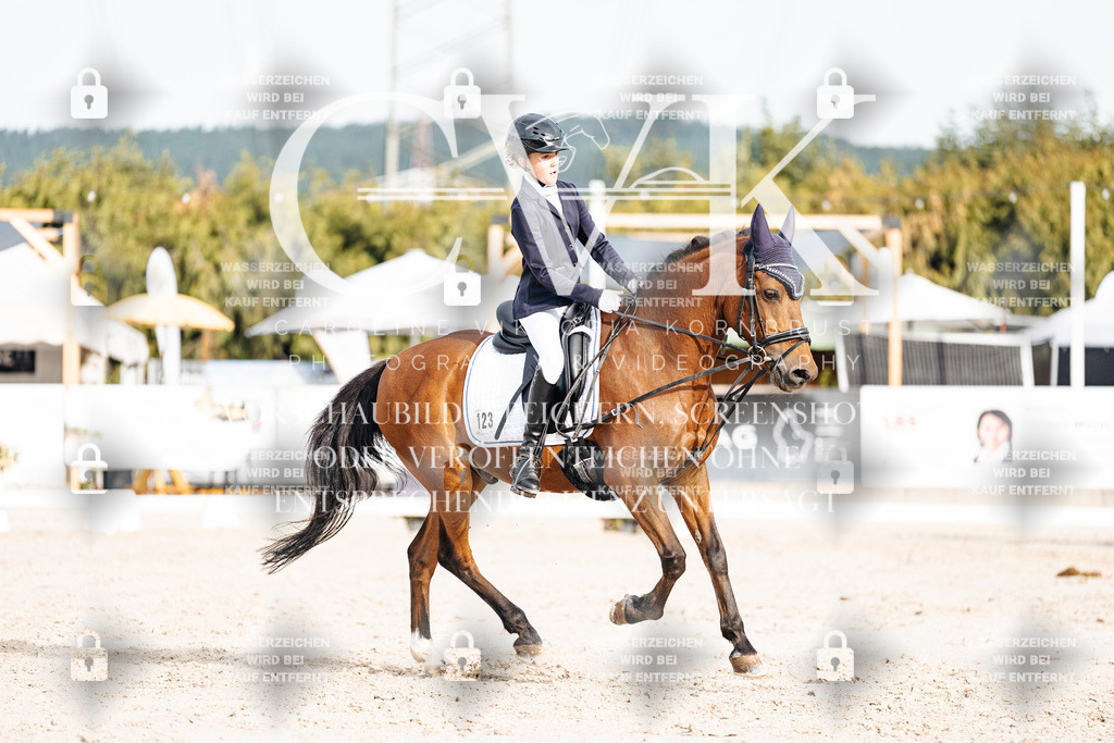 CK904397 | Turnierfotografie Pferdefotografie Trier Rheinland-Pfalz Pferdesport Reitsport Tierfotografie Sportfotografie Pferdevideo Pferdevideografie Equestrianvideography equestrianphotography  - Realisiert mit Pictrs.com
