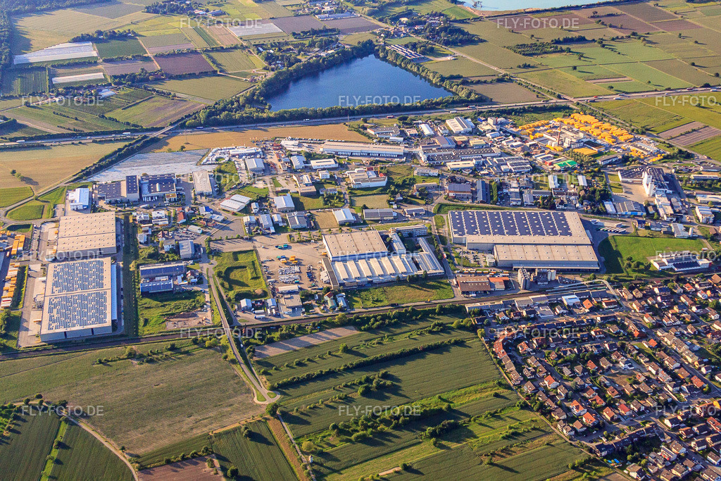Industriegebiet Daimlerstraße von Osten mit Logistikzentrum Karlsruhe GmbH, CTDI GmbH und Seifert Logistics Group http://www.ctdi.eu/ http://www.seifert-logistics.com/ | Luftbild: Industriegebiet Daimlerstraße von Osten mit Logistikzentrum Karlsruhe GmbH, CTDI GmbH und Seifert Logistics Group http://www.ctdi.eu/ http://www.seifert-logistics.com/ in Malsch im Bundesland Baden-Württemberg in Deutschland. Foto: IMG_57367.jpg vom 06.06.2013 durch Werner Riehm/FLY-FOTO.de - Realisiert mit Pictrs.com