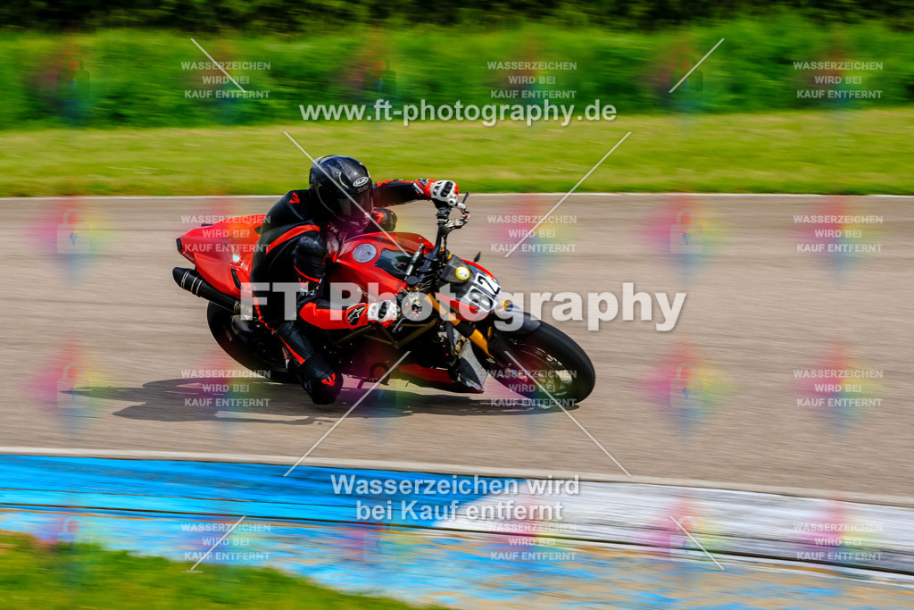 MotoTeam-9263 | Hier findet Ihr Bilder von Touristenfahrten auf der Nürburgring Nordschleife oder von anderen Veranstaltungen die ich besucht habe. Viel Spass beim Durch Schauen 