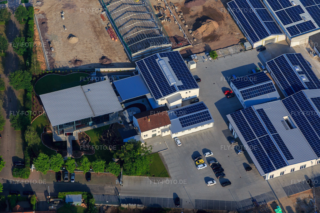 Luftbild: Quartier Lanzet aus Westen mit Baustelle für Neuebau EDEKA Albrecht und Hagebau Kompakt - Gillet Baustoffe GmbH in Herxheim bei Landau im Bundesland Rheinland-Pfalz in Deutschland. Foto: IMG_080703.jpg vom 12.06.2015 durch Werner Riehm/FLY-FOTO.deWWW.EDEKA.DE