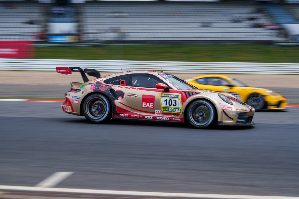 22.06.2024: ADAC Nürburgring Langstrecken-Serie (NLS), Rennen 3 Bild: #103 Black Falcon Streckenabschnitt Castrol-S Nürburgring GP Strecke | 22.06.2024: ADAC Nürburgring Langstrecken-Serie (NLS), Rennen 3 Bild: #103 Black Falcon Streckenabschnitt Castrol-S Nürburgring GP Strecke - Realisiert mit Pictrs.com