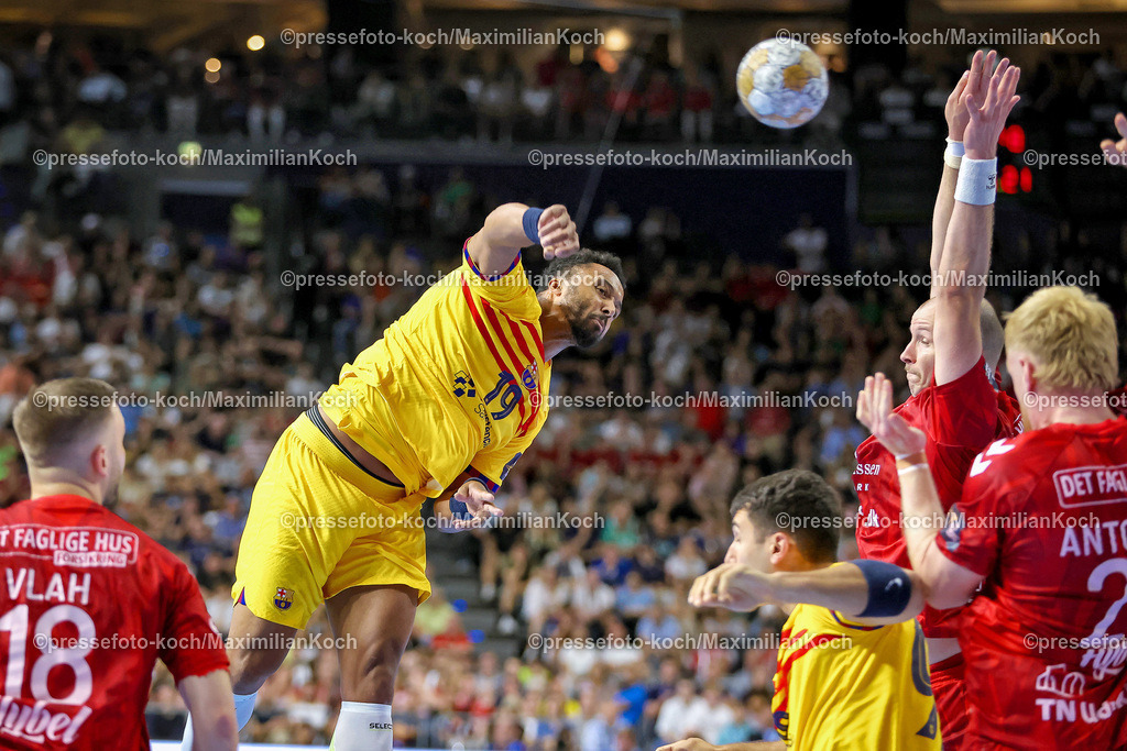 KoeEHF09062402012 | 09.06.2024, Köln, Handball, TruckScout24 EHF FINAL4, Machineseeker Champions League Men, Lanxess-Arena, Finale, Aalborg Handbold - FC Barcelona: Timothey N'Guessan (FC Barcelona)