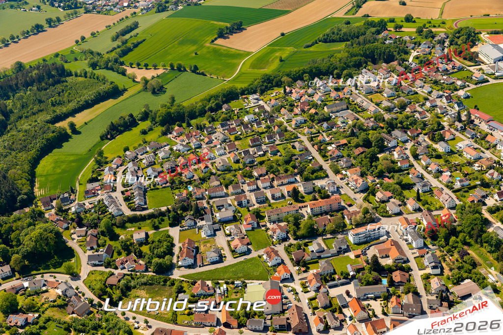Das Luftbild zeigt :  Rottenburg an der Laaber - Die Luftaufnahme wurde 2024 vom UL-Flugzeug aus erstellt ( keine Drohne ) - Hochauflösende Luftaufnahme - Für grossformatige Ausdrucke geeignet. Die Geschenkidee !Mit Lizenz und Bildrechte bestellbar