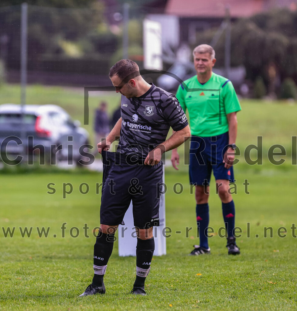 2023-08-27_001_TSV_Egmating_II_gegen_SG_Grasbrunn-Haar_II | Egmating, Deutschland, 27.08.2023:
Fußball, B-Klasse 2023 / 2024, 2. Spieltag, TSV Egmating II gegen (SG) Grasbrunn / Haar II, Endergebnis: 1:2

Korbinian Kratzer (TSV Egmating, #7)

Foto: Christian Riedel / fotografie-riedel.net