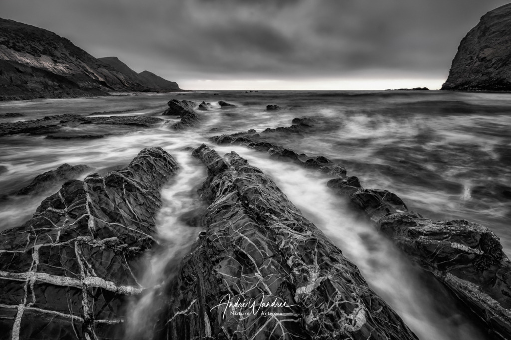 Felsspitzen (Schwarz-Weiss Version) | Andre Wandrei - Nature Artworx - Realisiert mit Pictrs.com