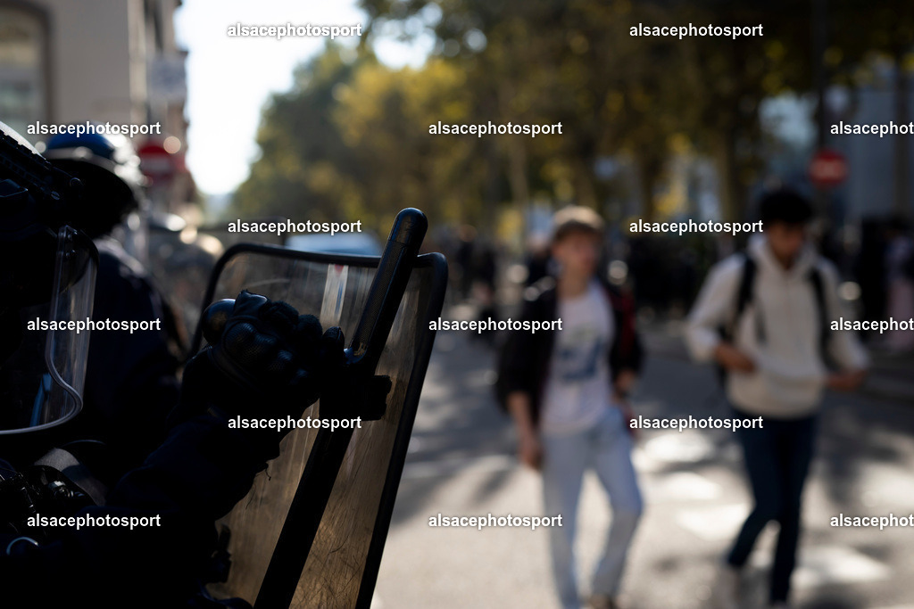9L6A2958 | manifestation de lycéens à Strasbourg, le 6 octobre 2026, dans le cadre d’un mouvement national de protestation contre les conditions d’apprentissage. - Realisiert mit Pictrs.com