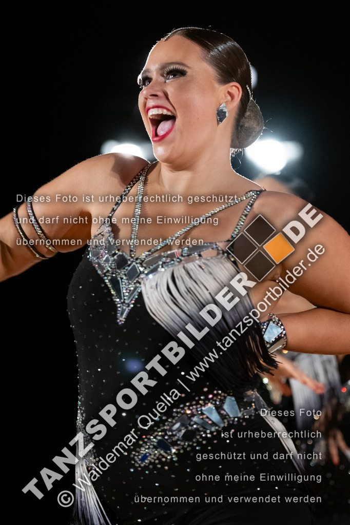 20250504-11124 | Hier finden Sie Tanz Bilder vom Latein und Standard Formationen tanzen. Sportbilder vom Tanzsport. Schöne Fotos und von Weltmeisterschaft, Europameisterschaft, Bundesliga, Regionalliga, Oberliga und Landesliga sowie von GOC Stuttgart, DanceComp, WM Bremen