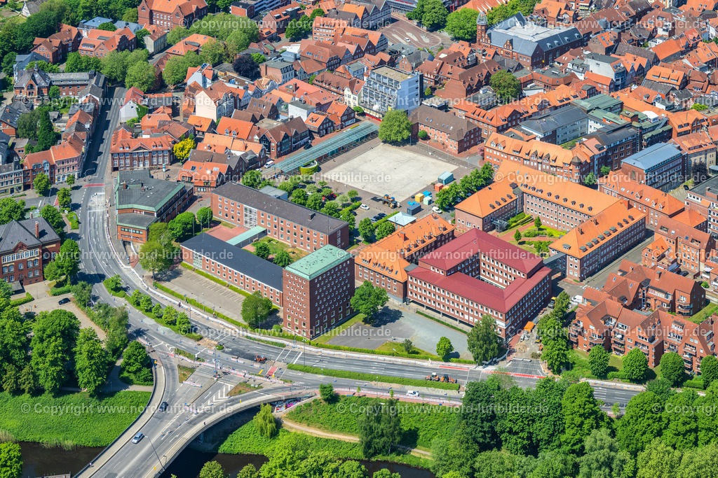 Stade_Altstadt_Landkreis_ELS_7588280523 | STADE 20.08.2023 Altstadtbereich und Innenstadtzentrum in Stade im Bundesland Niedersachsen, Deutschland. Weiterführende Informationen bei: Hansestadt Stade. // Old Town area and city center in Stade in the state Lower Saxony, Germany. Further information at: Hansestadt Stade. Foto: Martin Elsen