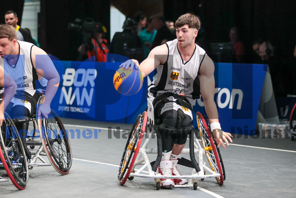 SES_TTG3X320250717-75 | bond - Realisiert mit Pictrs.com