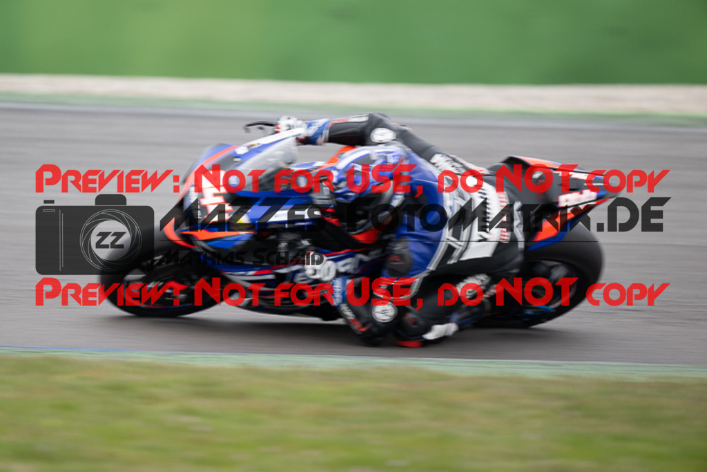 MaZZes_FotoMatrix_230410_977 | WEISS