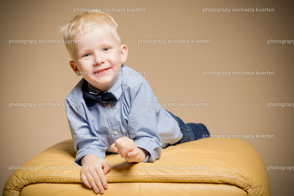 color_W9A1143 Kopie | Moderne Kindergarten- & Schulfotografie aus Augsburg – natürliche Porträts, Gruppenbilder & DSGVO-konformer Online-Shop für Kitas & Schulen in Bayern und Süddeutschland - Österreich - Schweiz