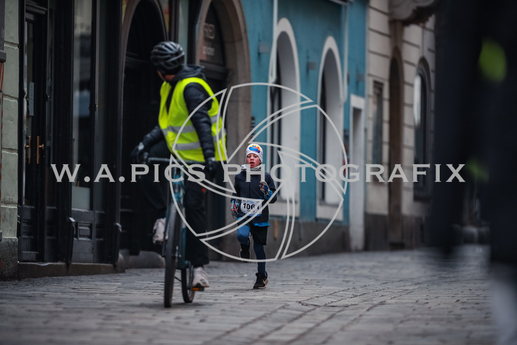 SILVESTERLAUF LINZ 25 | Linz, AUSTRIA, 31. Dezember 25, TRIRUN SILVESTERLAUF LINZ 25 , Image shows: 
Photo: WAPICS / BINDER Manuel