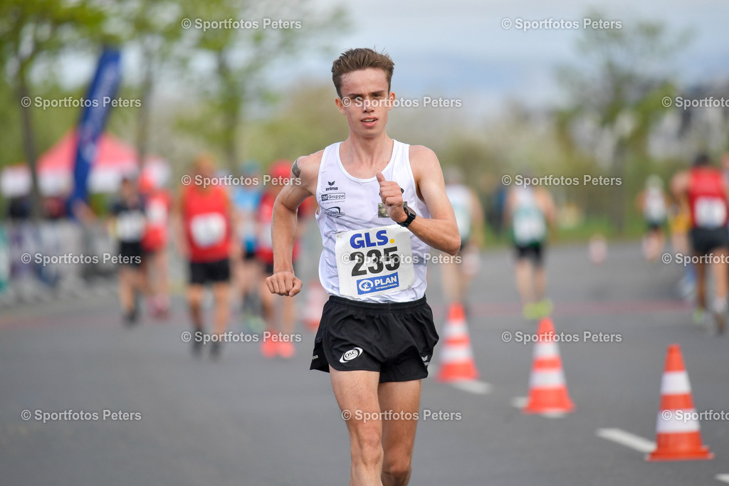 _KP18408_1 | 13.04.2025, xkaix, Leichtathletik Deutsche Meisterschaft 2025, Straßengehen v.l. Frederick Weigel (OSC Potsdam e.V.) - Realisiert mit Pictrs.com