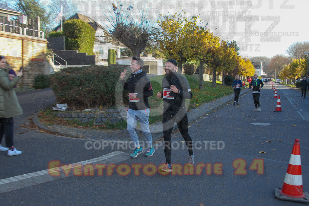 241201_1238_EV4_3135 | Sportfotografie im Rhein-Sieg Kreis, Köln, Bonn, NRW, Rheinland Pfalz, Hessen, etc. Unser Tätigkeitsfeld umfasst den Laufsport vom Volkslauf über den Marathon, Duathlon, Triathon bis zum Ultralauf wie Kölnpfad Ultra oder Schindertrail.