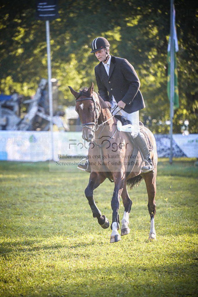 DOS_0092 | Entdecke hochwertige Reitturnierfotos von Foto Oger. Professionell, emotional und authentisch – jetzt Lieblingsmomente im Shop bestellen.Deutschlandweite Turnierfotografie. - Realisiert mit Pictrs.com