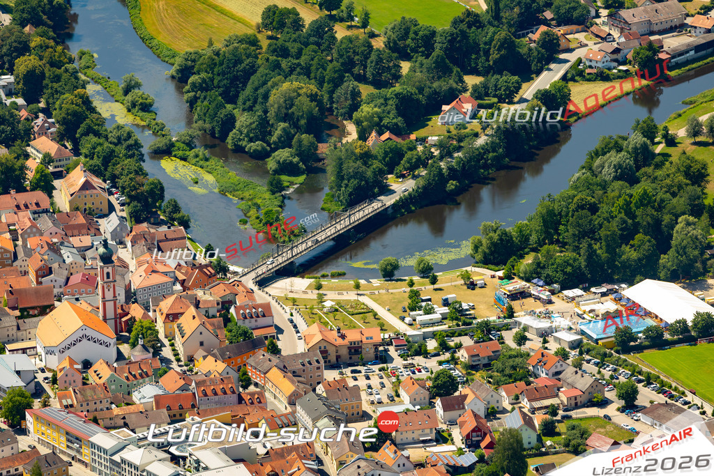 Das Luftbild der Stadt Roding wurde 2022 vom Flugzeug heraus erstellt (keine Drohnen-Aufnahmen) Aufnahmehöhe ca.450 Meter- hohe Bildauflösung und Druck-Qualität. Garantiert!