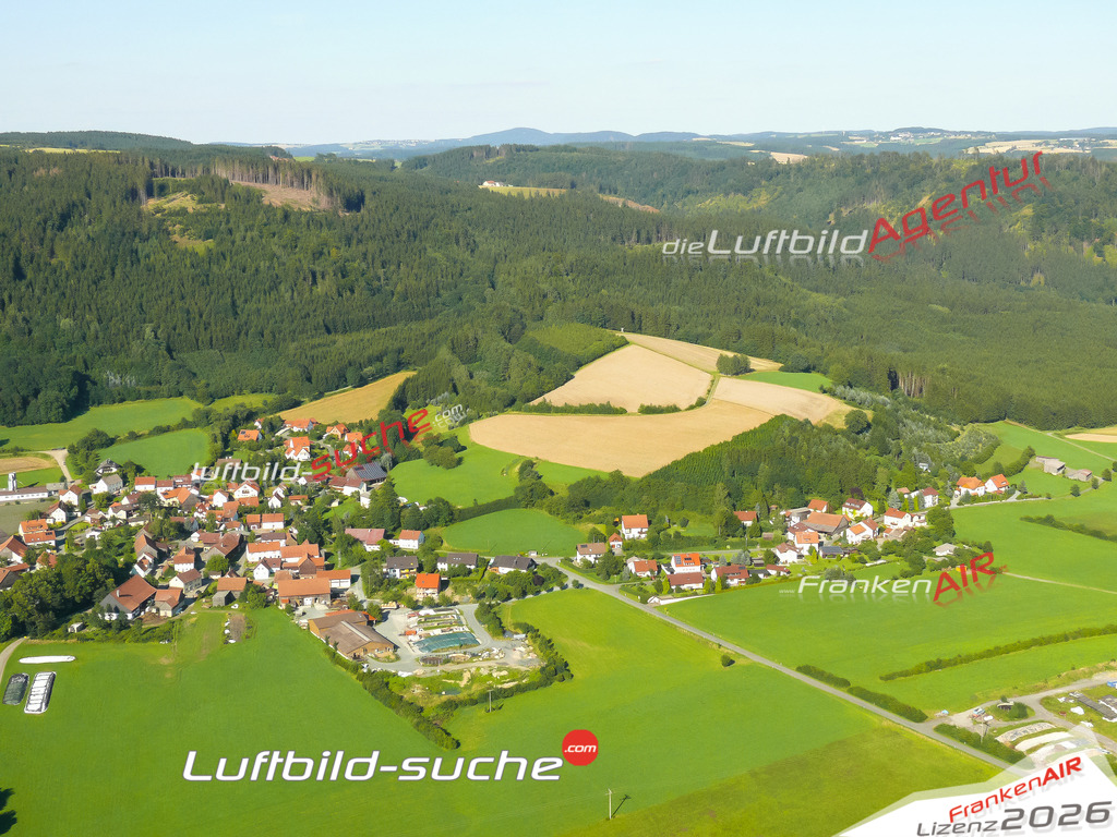 Die Luftaufnahme Losau - Rugendorf wurde vom UL-Flugzeug (keine Drohne) aus fotografiert.Hohe Druck- Auflösung-die Geschenkidee!