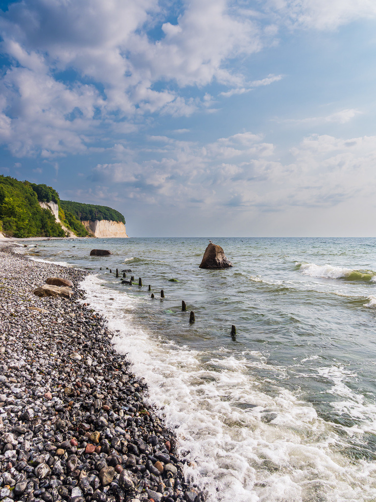 Kreidefelsen an der Küste der Ostsee auf der Insel Rügen | Kreidefelsen an der Küste der Ostsee auf der Insel Rügen.
