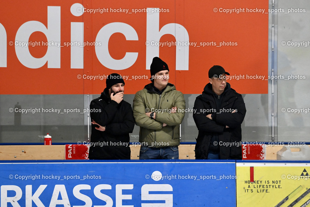 ESC SPARKASSE STEINDORF vs. MET PHOTOVOLTAIK HORNETS SPITTAL | Asisstentcoach ESC Steindorf Daniel Gasser, #91 Kravanja Kristian ESC Steindorf, Headcoach ESC Steindorf Mayer Michael, ESC SPARKASSE STEINDORF vs. MET PHOTOVOLTAIK HORNETS SPITTAL, ESC SPARKASSE STEINDORF vs. MET PHOTOVOLTAIK HORNETS SPITTAL am 22.11.2025 in Steindorf (Ossiachersee Halle), Austria, (Photo by Bernd Stefan)
