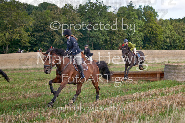 08-23 Bredeneek Jagd_MCH8750_Marina Hewig | Fotografie, FotoArt, PferdesportArt, Pferdesportfotografie, Landschaftsfotografie, Reisefotografie, Reise, Pferde - Realisiert mit Pictrs.com