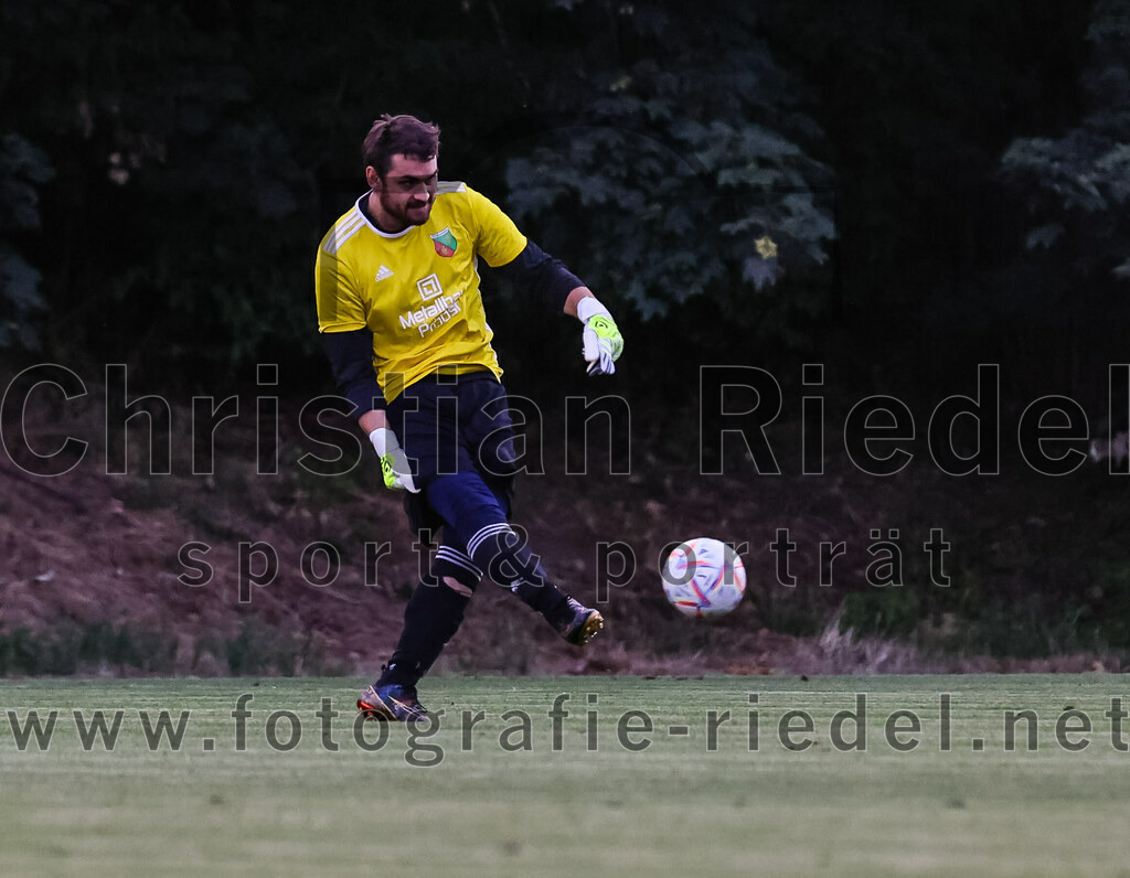2023-07-20_014_FC_Finsing_gegen_TSV_Wartenberg | Finsing, Deutschland, 20.07.2023:
Fußball, Kreisliga 2023 / 2024, Testspiel, FC Finsing gegen TSV Wartenberg, Endergebnis: 1:0

Torwart Felix Schönwälder (TSV Wartenberg, #1)

Foto: Christian Riedel / fotografie-riedel.net