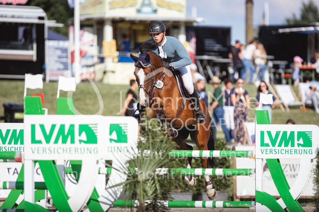240711_BHO_M1-Spr-1-688 | Deine schönsten Turniermomente als professionelle Fotos! Entdecke hochwertige Pferdesport-Fotografie im Online-Shop. Jetzt Fotos finden & bestellen!