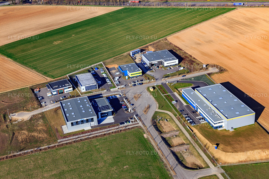 Vue aérienne: Parc industriel rue de Dublin avec Kiehl, Otelo Strasbourg et Société THERMIEXPERT à Mommenheim dans le département Bas Rhin, France – .Photo: IMG_097631.jpg prise le 16/03/2017 par Werner Riehm/FLY-FOTO.eu – Résolution de l'original: 5472 x 3648 px – WWW.OTELO.FR – THERMIEXPERT - Climatisation de Brumath à Colmar