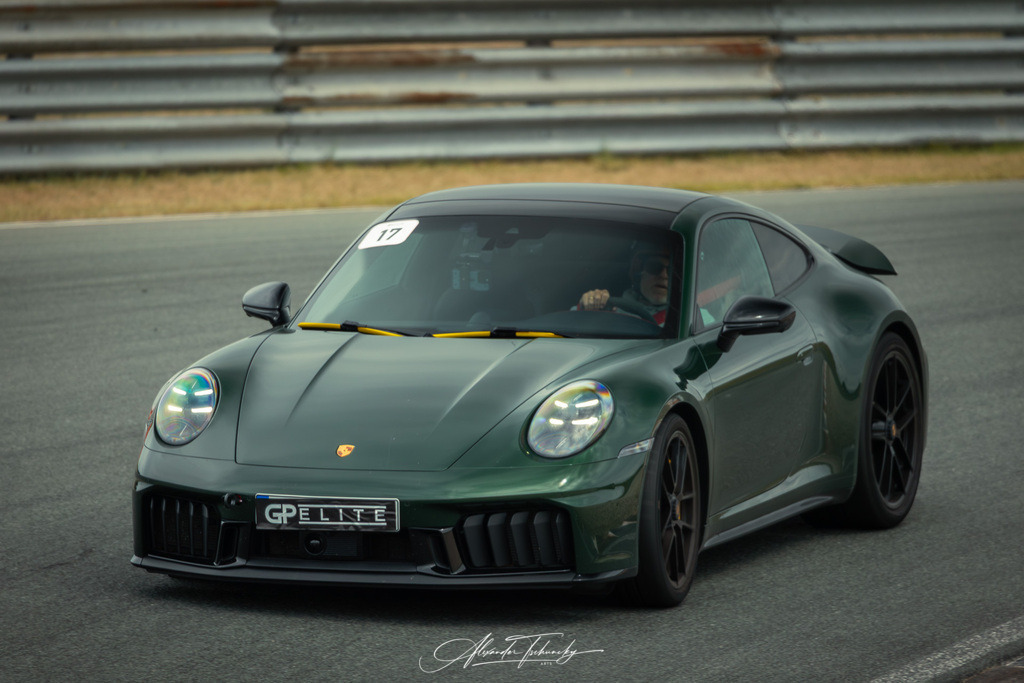 R6AT2300 _Alexander Tschuncky | Entdecken Sie die faszinierende Welt von Alexander Tschuncky Arts: Kreative Fotografie, atemberaubende Automobilkunst und hochwertiger Bilderdruck. Lassen Sie sich inspirieren! - Realisiert mit Pictrs.com