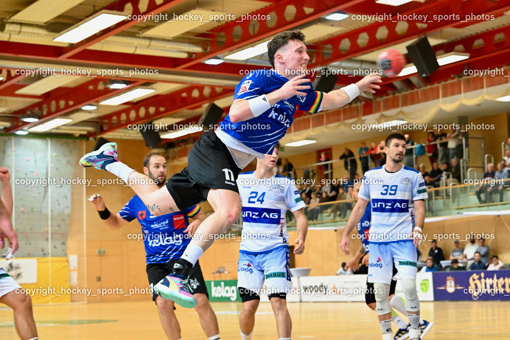 SC Ferlach vs. HC Linz AG 11.10.2023 | #17 PAVLOV Hari SC Ferlach, #39 HAMZIC Arnad HC LINZ, SC Ferlach vs. HC Linz AG 11.10.2023, SC Ferlach vs. HC Linz AG am 11.10.2023 in Ferlach (Ballspielhalle Ferlach), Austria, (Photo by Bernd Stefan)