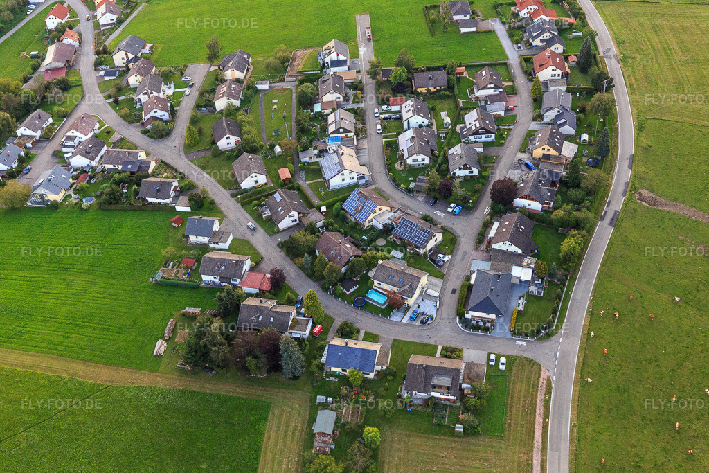 Ortsteil Haslen | Luftbild: Ortsteil Haslen in Bösingen im Bundesland Baden-Württemberg in Deutschland. Foto: IMG_128770.jpg vom 27.08.2021 durch Werner Riehm/FLY-FOTO.de - Realisiert mit Pictrs.com