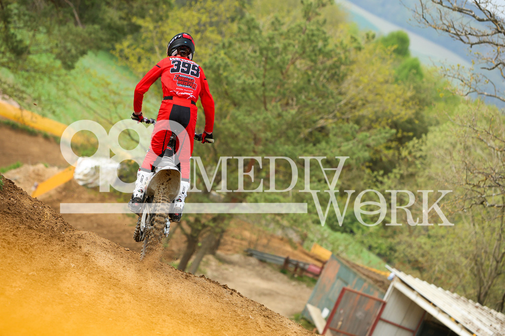 5E6A9838 | 989 MEDIAWORK