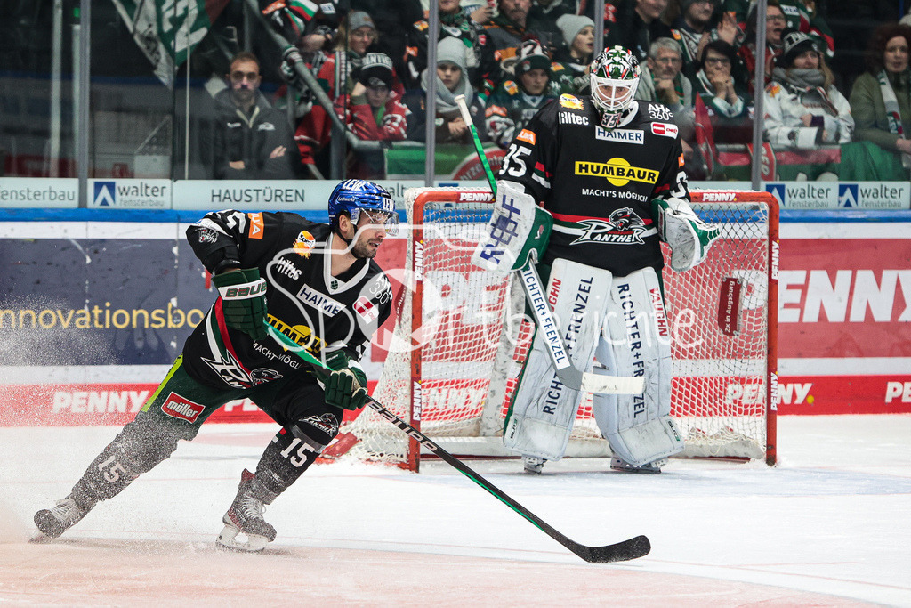 Augsburger Panther - Nürnberg ICE Tigers | Blaz GREGORC (AEV #15) am Puck