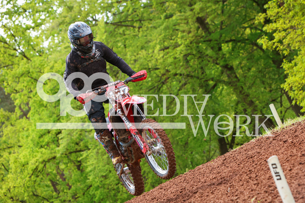 5E6A0039 | 989 MEDIAWORK