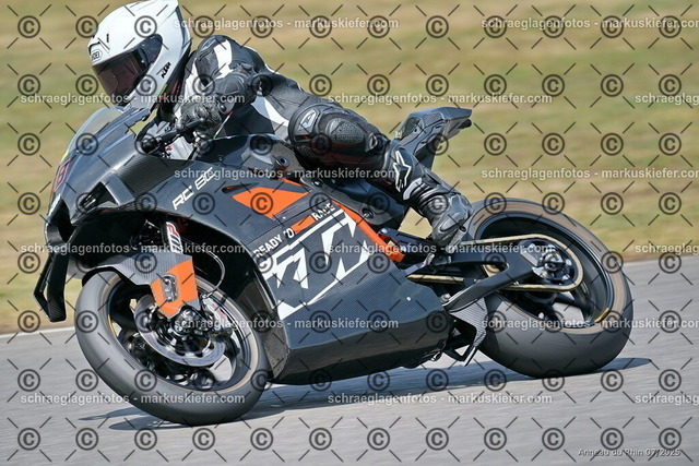 25bt04-1722 | markuskiefer.com - Realisiert mit Pictrs.com