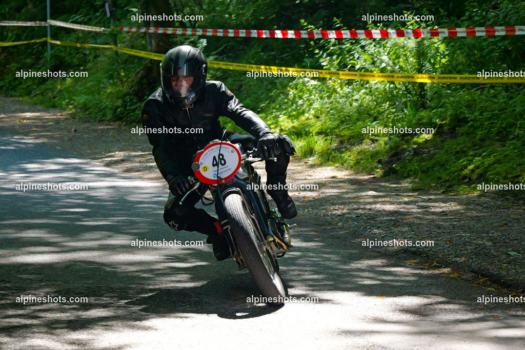 P1036675 | Erleben Sie atemberaubende, hochqualitative Fotos Ihrer Fahrt entlang der malerischen Alpenstraßen. Besuchen Sie alpineshots.com, um professionelle Aufnahmen Ihrer unvergesslichen Reise zu finden und zu kaufen - Realisiert mit Pictrs.com