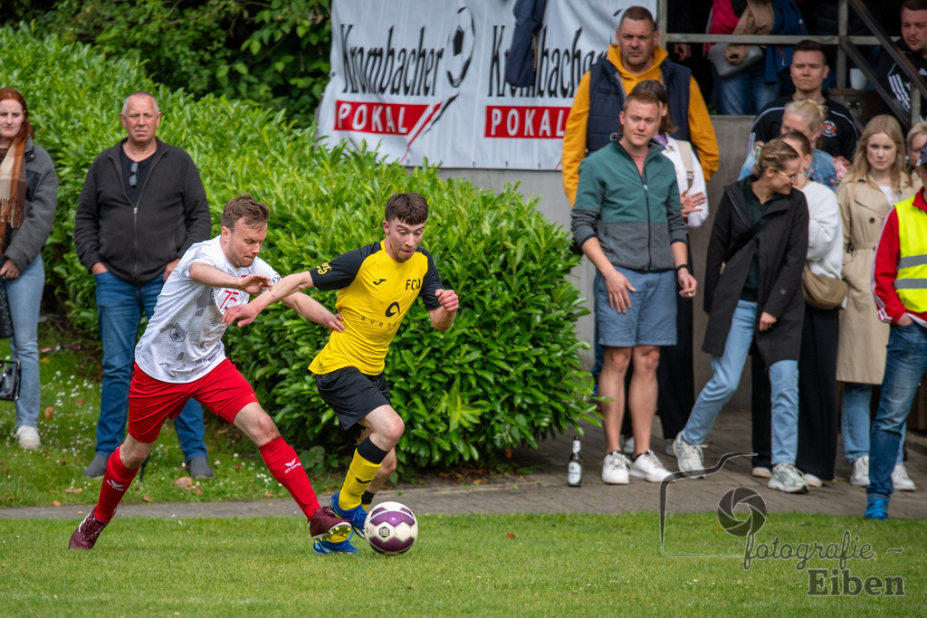 1. FC Ohmstede-SVE Wiefelstede | Herren Kreispokalfinale Jade-Weser-Hunte; 1.FC Ohmestede (gelb) - SVE Wiefelstede (weiß) am 16.06.2024; in Obenstrohe (Plaggenkrugstraße), Photo: Philip Eiben 2024 - Realisiert mit Pictrs.com