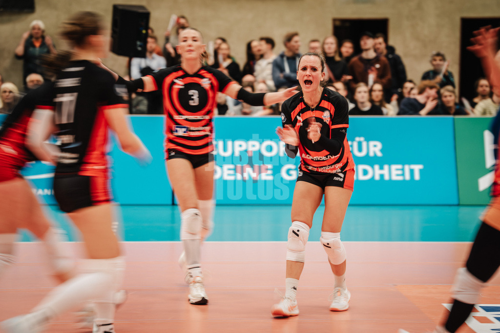 Volleyball | Frauen | Saison 2025/2026 | Volleyball Bundesliga | ETV Hamburger Volksbank Volleys vs. USC Münster | 22.01.2026 | Kathleen Weiß (#13, ETV Hamburger Volksbank Volleys) jubelt