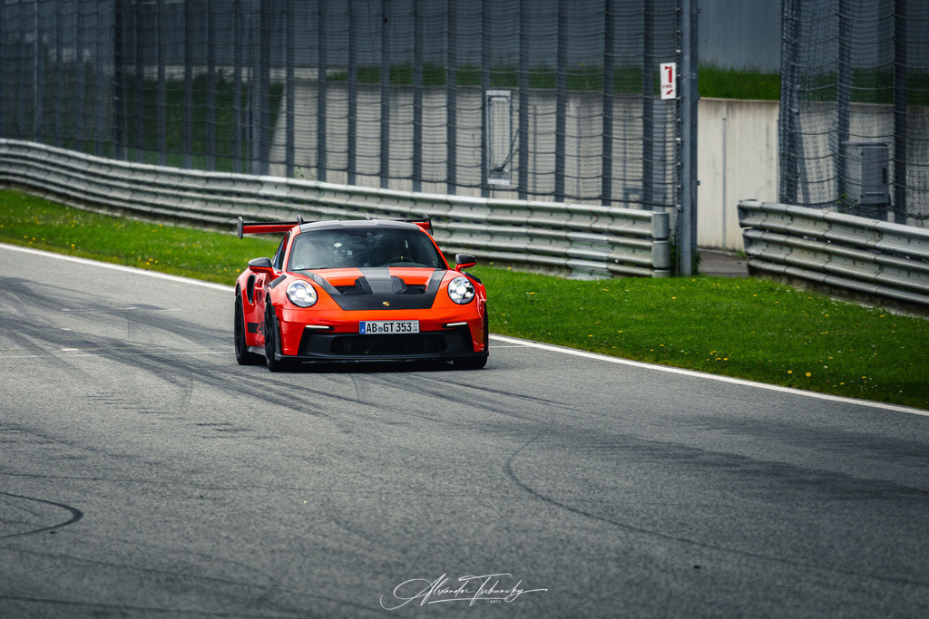 R6PZ0880 _Alexander Tschuncky | Entdecken Sie die faszinierende Welt von Alexander Tschuncky Arts: Kreative Fotografie, atemberaubende Automobilkunst und hochwertiger Bilderdruck. Lassen Sie sich inspirieren! - Realisiert mit Pictrs.com