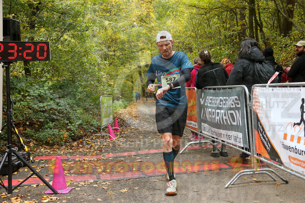 251026_1225_EX1_0323 | Sportfotografie im Rhein-Sieg Kreis, Köln, Bonn, NRW, Rheinland Pfalz, Hessen, etc. Unser Tätigkeitsfeld umfasst den Laufsport vom Volkslauf über den Marathon, Duathlon, Triathon bis zum Ultralauf wie Kölnpfad Ultra oder Schindertrail.