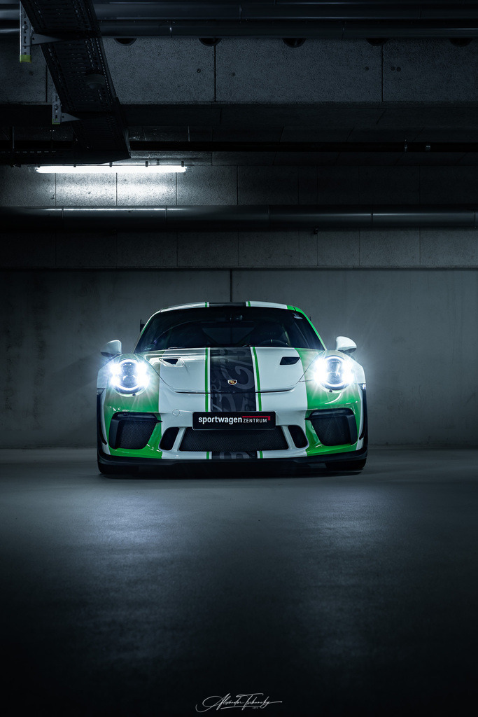 R6AT0300 _Alexander Tschuncky | Entdecken Sie die faszinierende Welt von Alexander Tschuncky Arts: Kreative Fotografie, atemberaubende Automobilkunst und hochwertiger Bilderdruck. Lassen Sie sich inspirieren! - Realisiert mit Pictrs.com