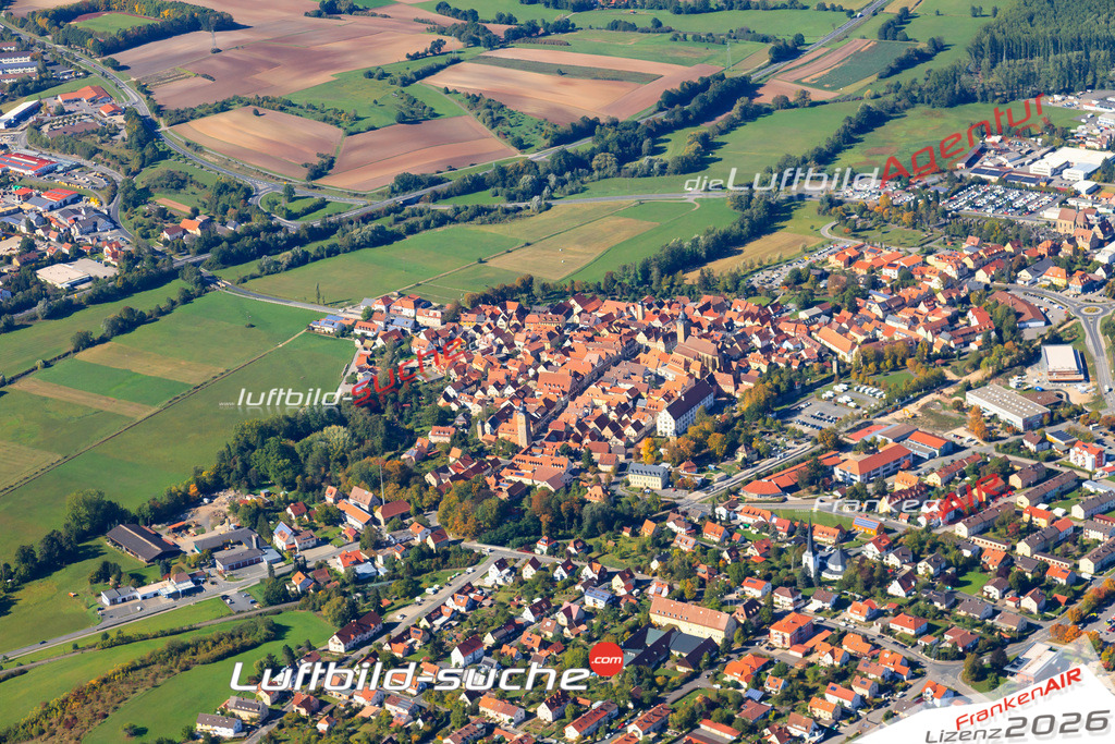 Die Luftaufnahme der Stadt Ebern wurde vom UL-Flugzeug heraus erstellt ( keine Drohne )- hohe Auflösung für beste Qualität