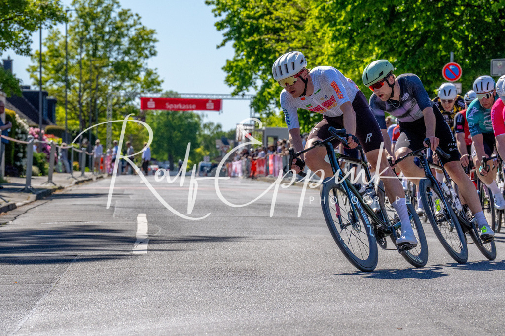 Spurt in den Mai 2026 - Großer Preis der Sparkasse Neuss | Annual one-day road cycling race "Großer Preis der Sparkasse Neuss" held in Büttgen, Germany, organized by VfR Büttgen 1912 e.V. The event features multiple races across all age categories from U11 youth to Elite men. - Realisiert mit Pictrs.com