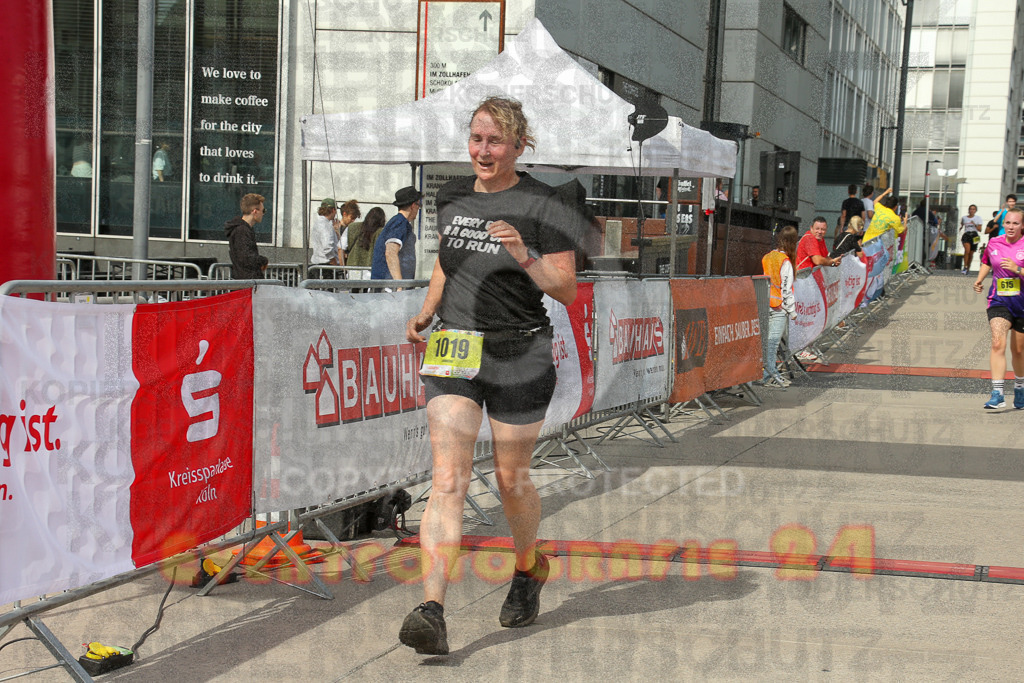 250920_1329_EX1_4995 | Sportfotografie im Rhein-Sieg Kreis, Köln, Bonn, NRW, Rheinland Pfalz, Hessen, etc. Unser Tätigkeitsfeld umfasst den Laufsport vom Volkslauf über den Marathon, Duathlon, Triathon bis zum Ultralauf wie Kölnpfad Ultra oder Schindertrail.