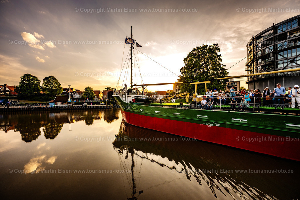 Stade Greundik Museumsschiff auf der Schwinge_ELS_6027010525 Kopie | Fotos aus den Touristenorten aus Norddeutschland. - Realisiert mit Pictrs.com
